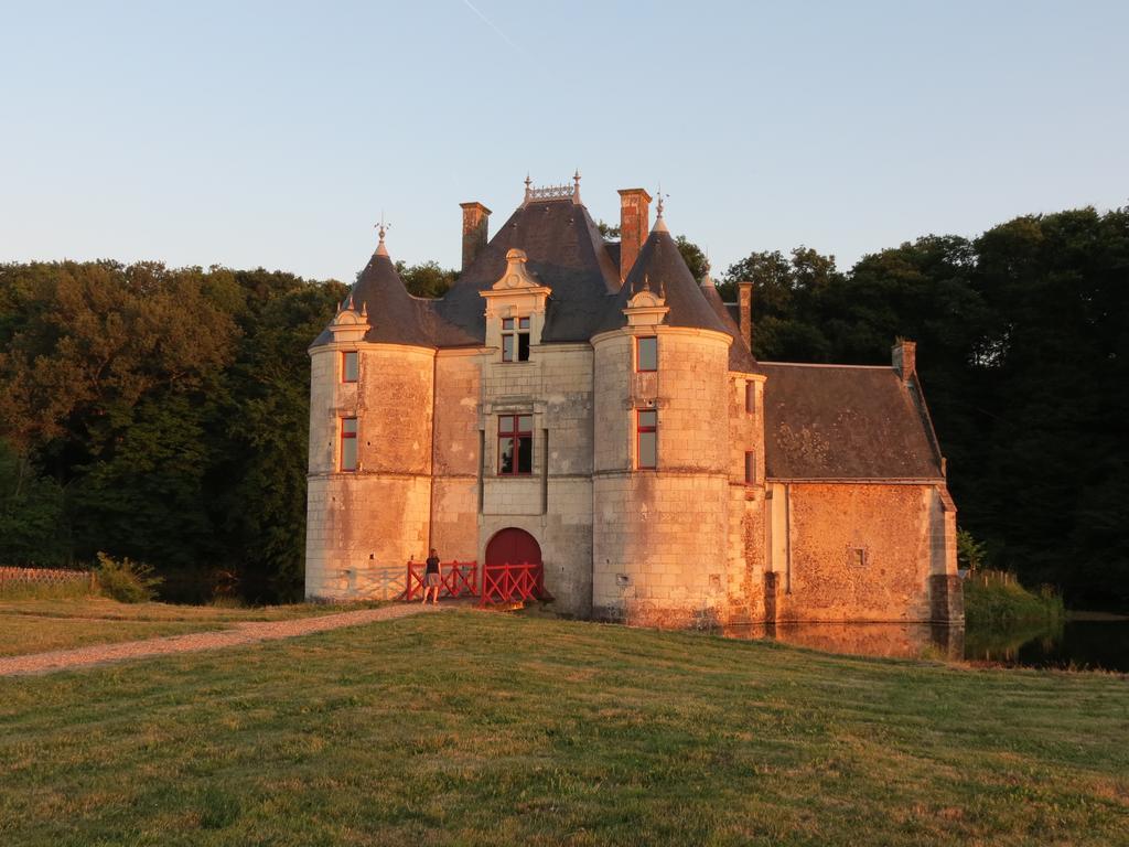 Le Chatelet Thilouze Экстерьер фото